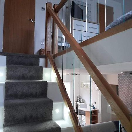 Outstanding Modern 1-Bed House In Chippenham Chippenham (Wiltshire) Eksteriør bilde