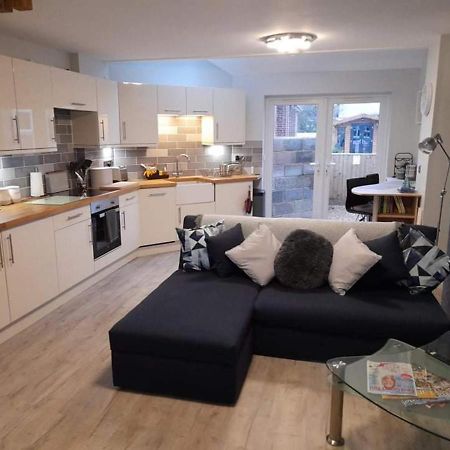 Outstanding Modern 1-Bed House In Chippenham Chippenham (Wiltshire) Eksteriør bilde