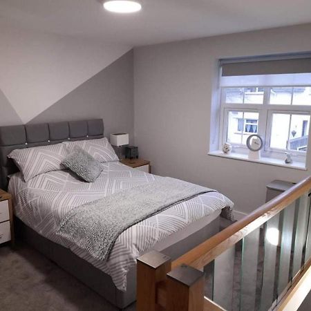Outstanding Modern 1-Bed House In Chippenham Chippenham (Wiltshire) Eksteriør bilde