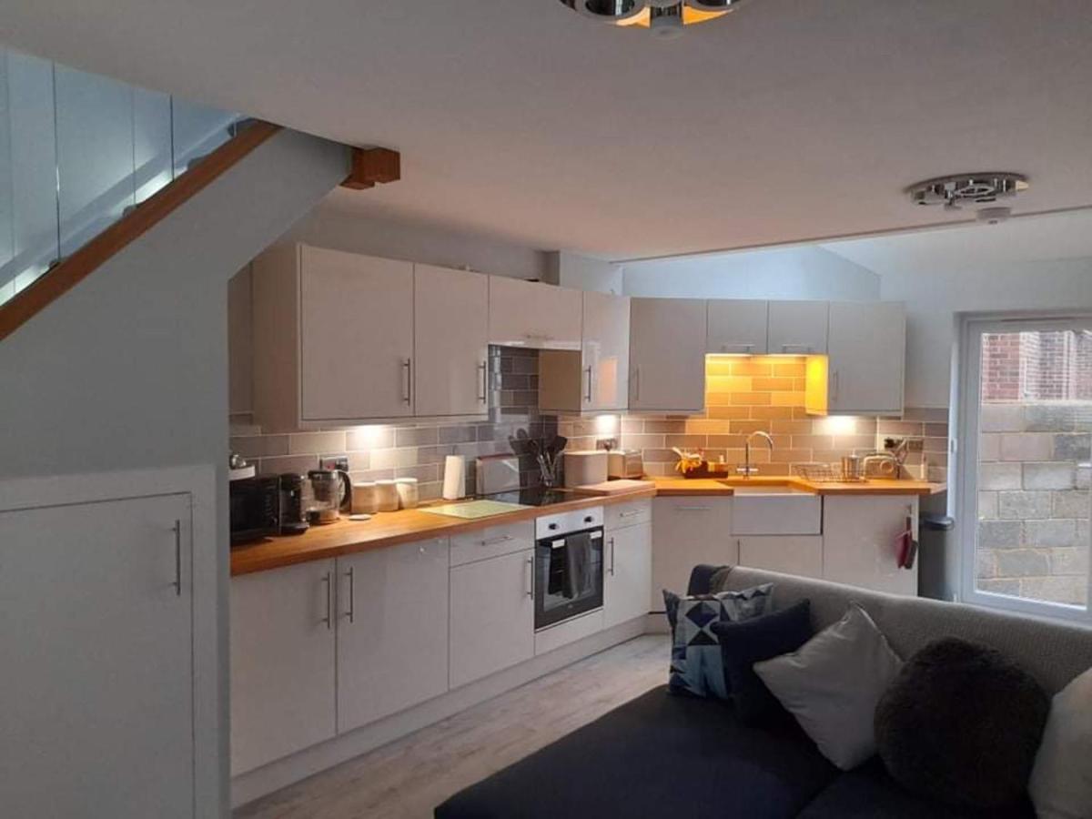Outstanding Modern 1-Bed House In Chippenham Chippenham (Wiltshire) Eksteriør bilde