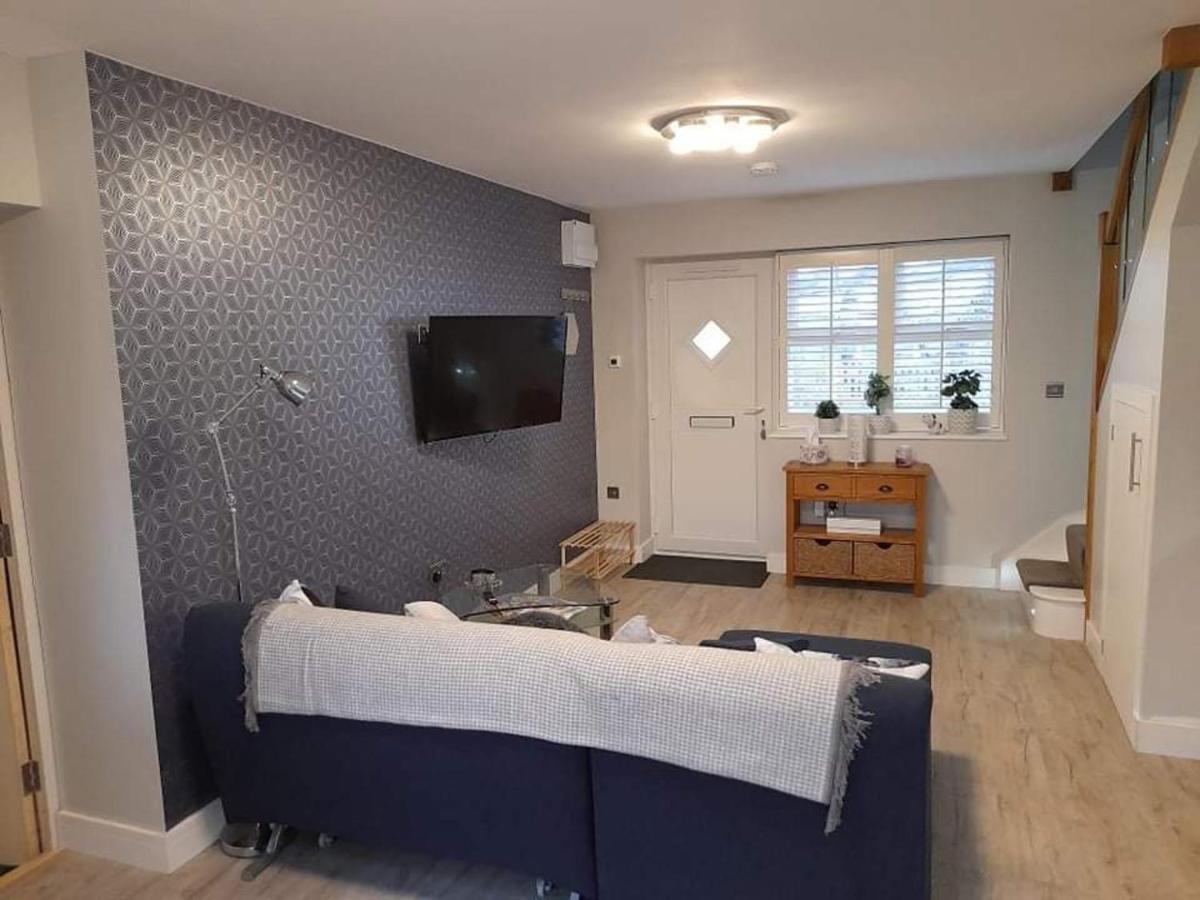 Outstanding Modern 1-Bed House In Chippenham Chippenham (Wiltshire) Eksteriør bilde