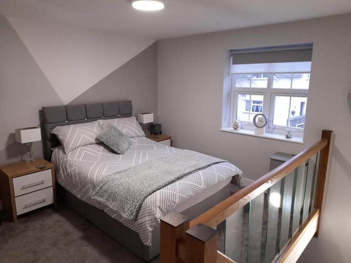 Outstanding Modern 1-Bed House In Chippenham Chippenham (Wiltshire) Eksteriør bilde