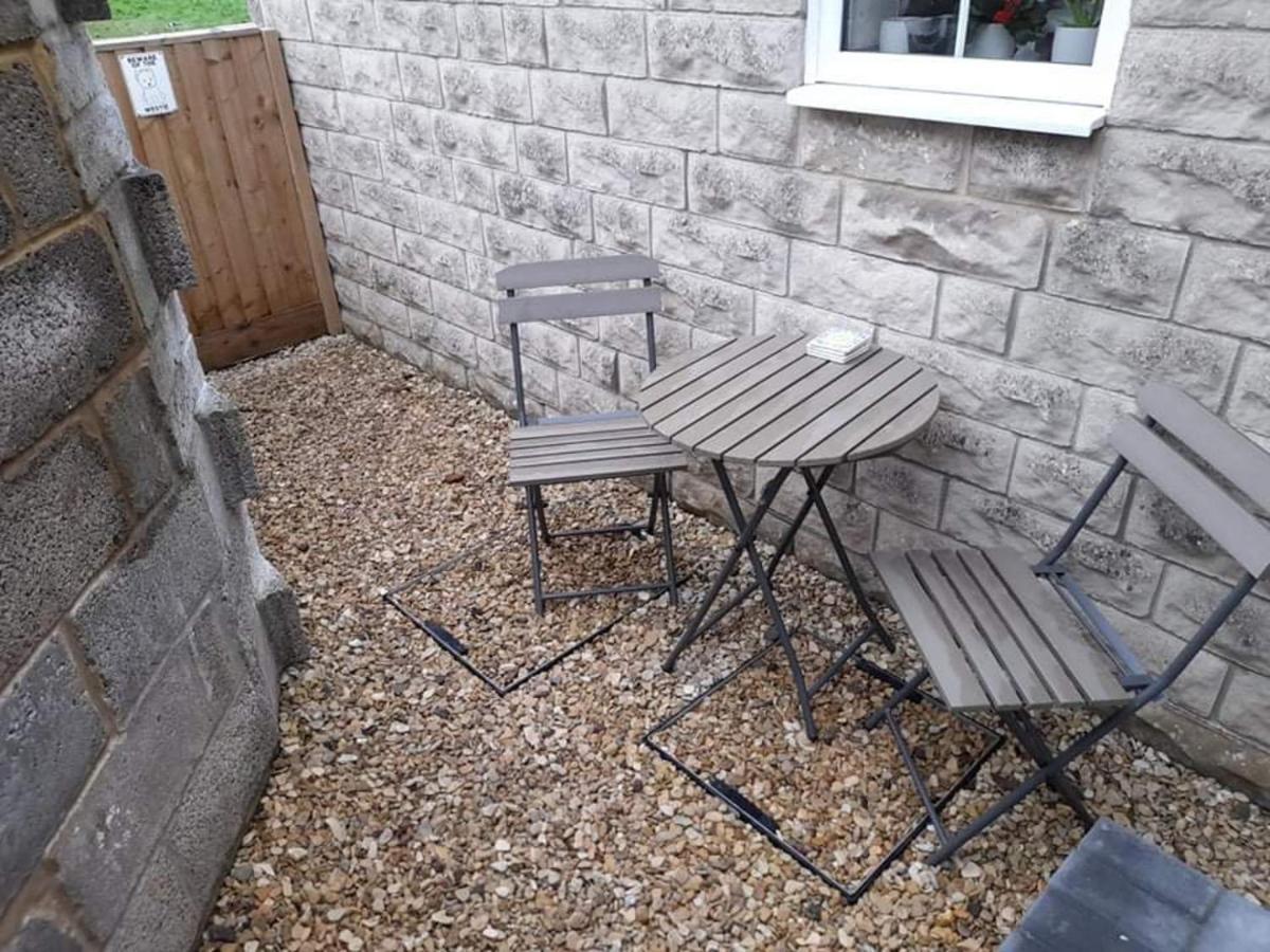 Outstanding Modern 1-Bed House In Chippenham Chippenham (Wiltshire) Eksteriør bilde